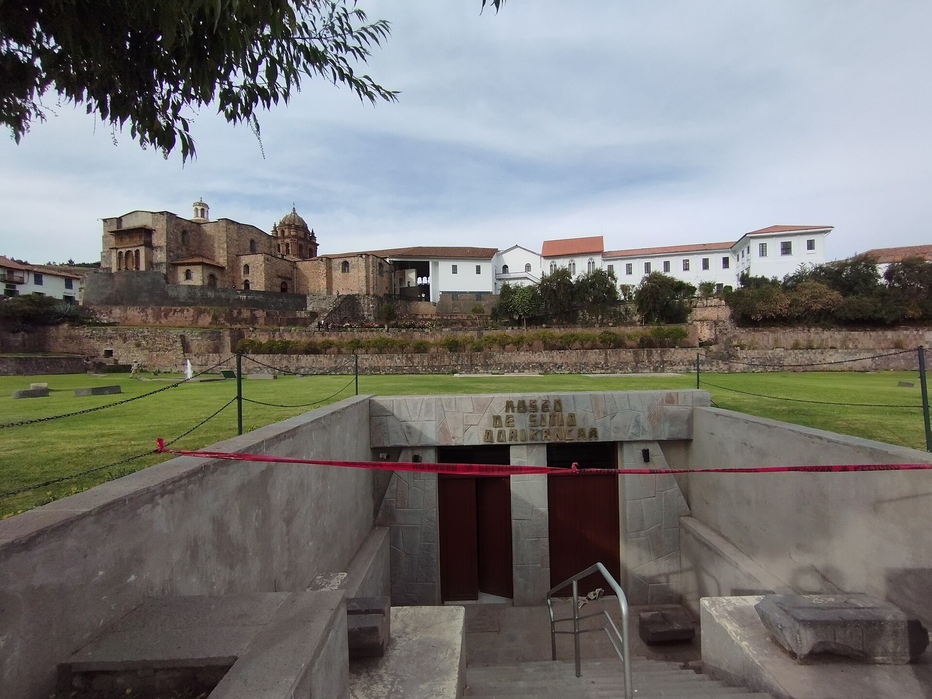 Qorikancha, el templo del Sol, con sus muros de piedra pulida en Cusco